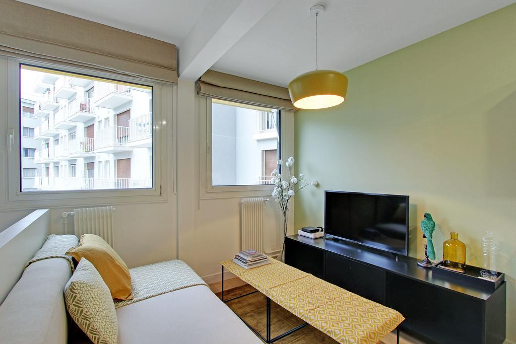 פריז Pick A Flat'S Apartment In Eiffel Tower- Boulevard De Grenelle מראה חיצוני תמונה