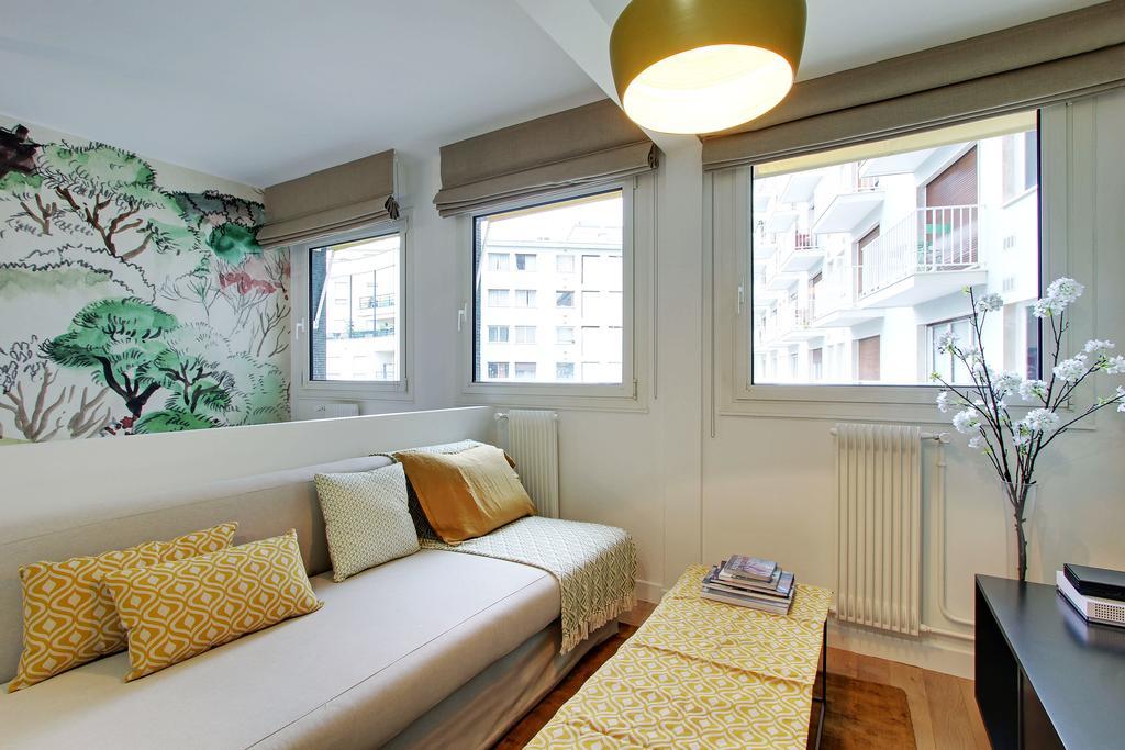 פריז Pick A Flat'S Apartment In Eiffel Tower- Boulevard De Grenelle מראה חיצוני תמונה