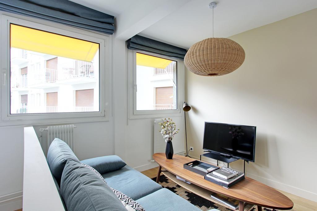 פריז Pick A Flat'S Apartment In Eiffel Tower- Boulevard De Grenelle מראה חיצוני תמונה